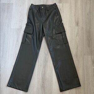 Sans Souci women’s olive green faux leather Cargo Pants size small NWOT